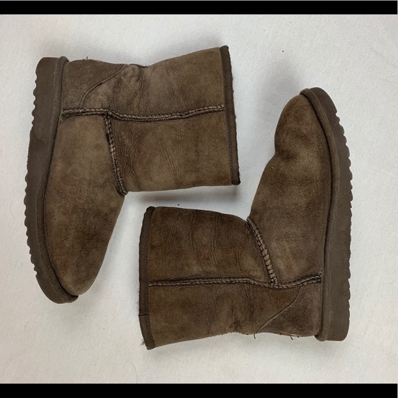 UGG Other - Ugg girls’ short chocolate boots, size 3